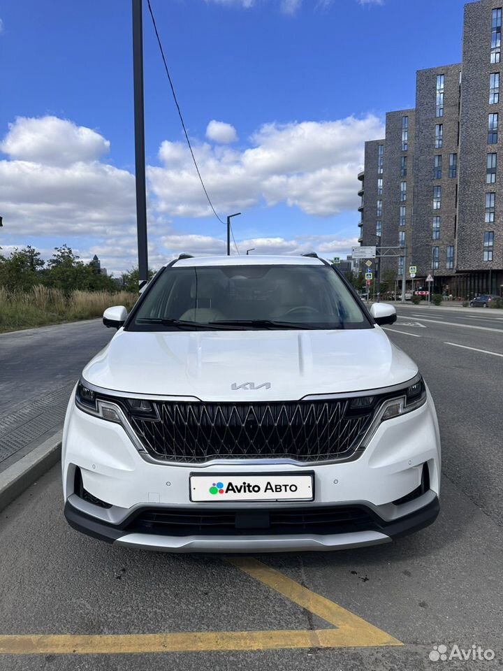 Нашли авто Kia Carnival