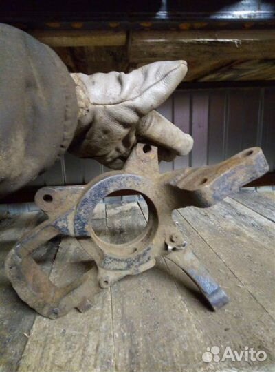 Кулак (цапфа) передний правый Ssang Yong Actyon