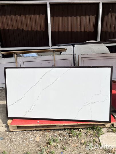 Стол и лавочка на кладбище