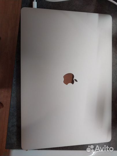 Apple MacBook Pro 16