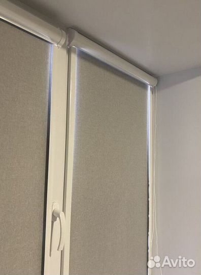 Рулонные шторы блэкаут в коробе U3143