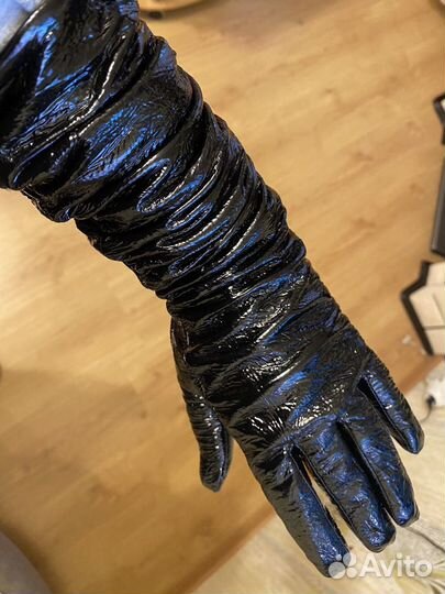 Перчатки женские натуральная лаковая кожа