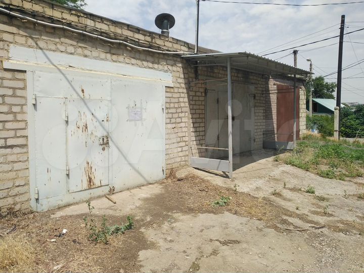 Гараж, > 30 м²