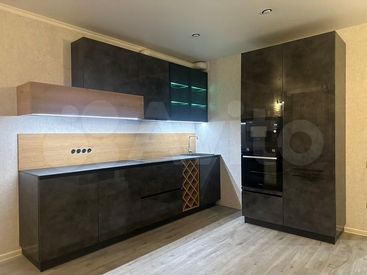 2-к. квартира, 56 м², 3/16 эт.