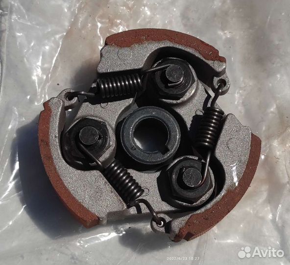 Центробежное сцепление для двигателя 49 кубов