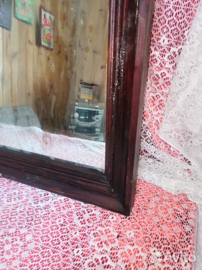 Большое старинное зеркало