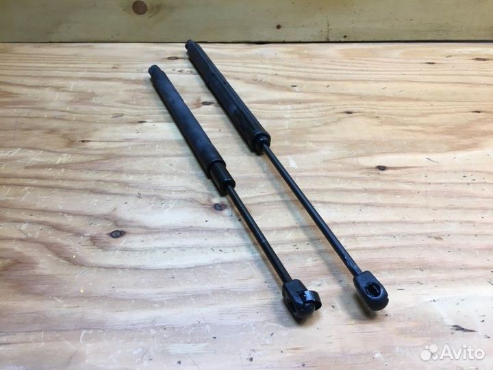 Амортизатор капота Mercedes-Benz C200 W203 271946