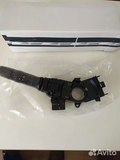 Переключатель поворотов и света. Hyundai Solaris 1