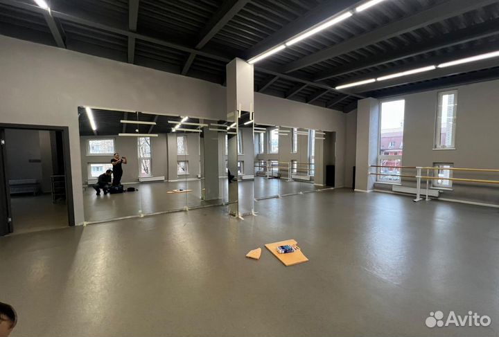 Зеркало в тренажерный зал