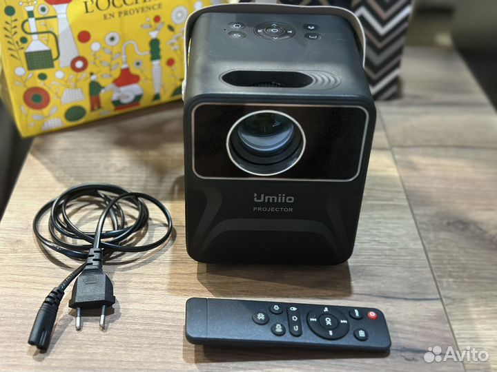 Мини проектор umiio