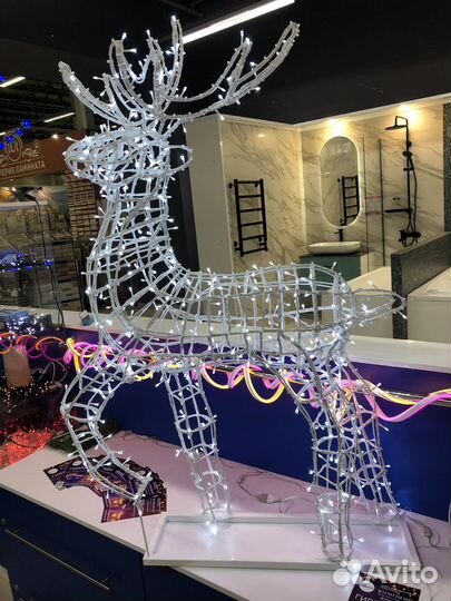 Светвая фигура Олень