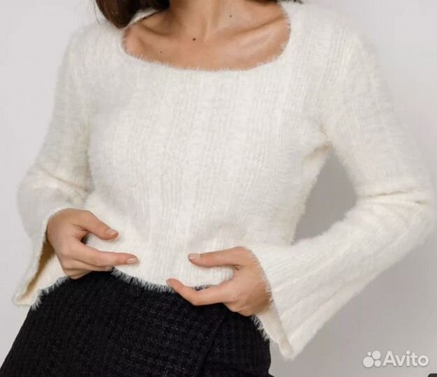 Укороченная теплая кофта