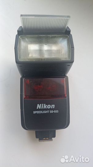 Фотовспышка Nikon SB-600