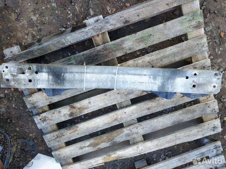 Усилитель бампера передний Rover 75