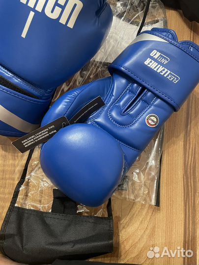 Боксерский шлем,перчатки