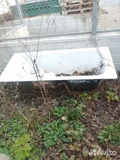 Ванна чугунная