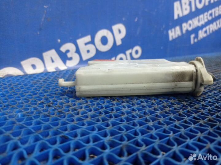 Замок лючка бензобака Nissan Murano Z50