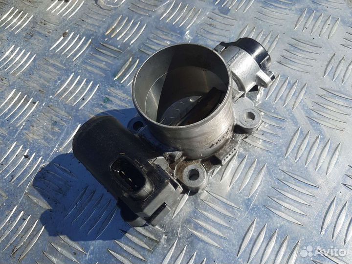 Дросельная заслонка Тойота Хайлюкс 2014 2.5