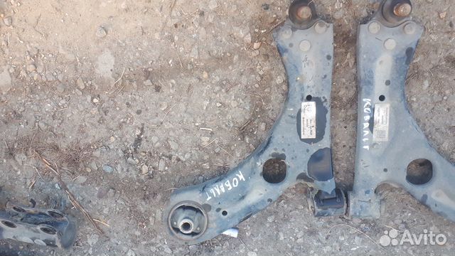 Рычаг левый Шевроле Кобальт