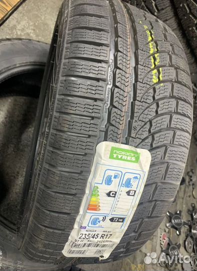 Nokian Tyres WR A4 235/45 R17