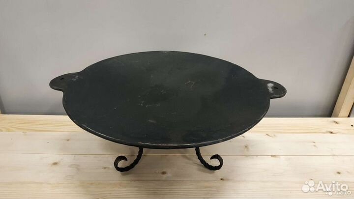 Садж чугунный 45 см. с кованой подставкой