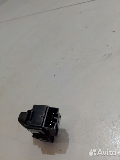 Кнопка открывания закрывания двери передняя левая