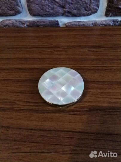 Винтажная пудреница Европа