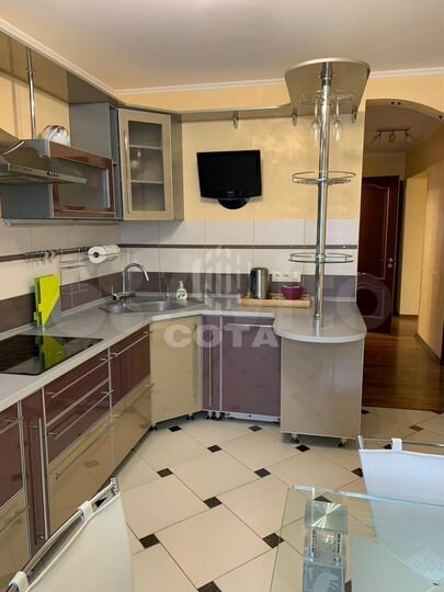 3-к. квартира, 85 м², 9/9 эт.