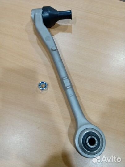 Рычаг передний нижний Е38