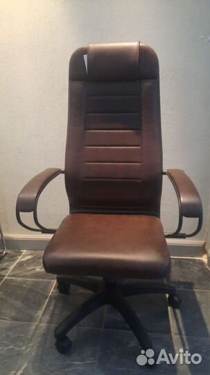 Кресло компьютерное офисное Metta к.28