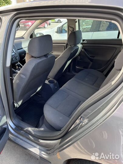 Volkswagen Golf 1.6 AT, 2004, 302 000 км