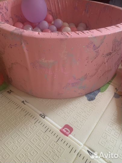 Сухой бассейн с шариками