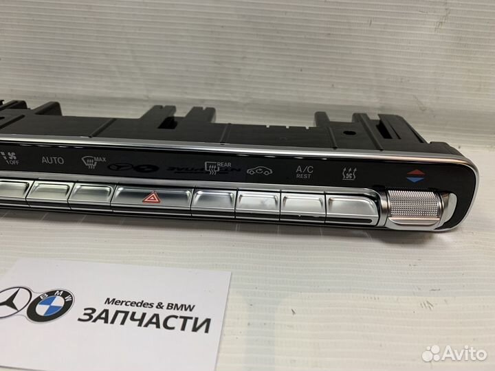 Блок управления климатом Mercedes A1679058302