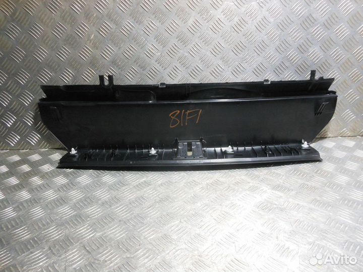 Обшивка багажника Мерседес W204