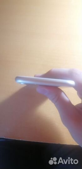 Телефон iPhone 7