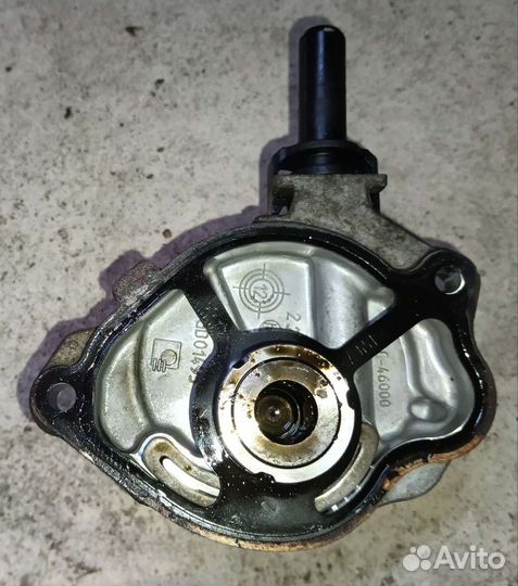 Насос вакуумный Mercedes OM651