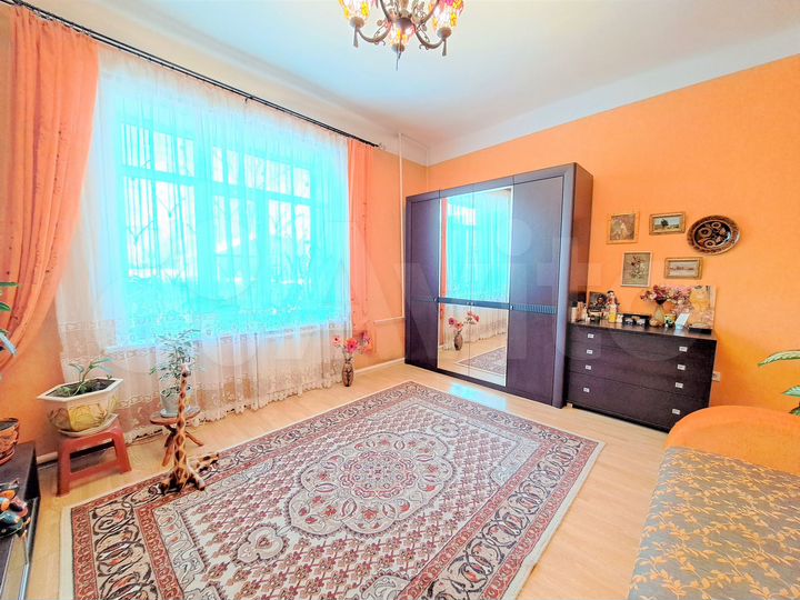 3-к. квартира, 73 м², 1/2 эт.