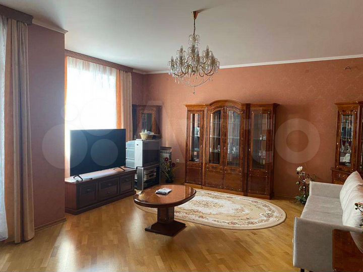 3-к. квартира, 143 м², 3/9 эт.