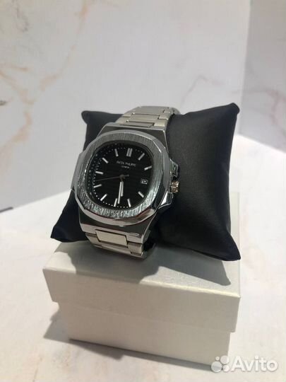 Часы Patek Philippe Nautilus