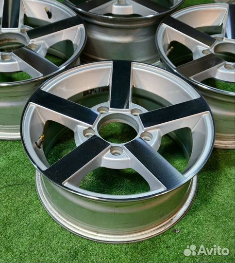 Диски r16 5x139.7 Нива, Niva Shevrolet Vossen