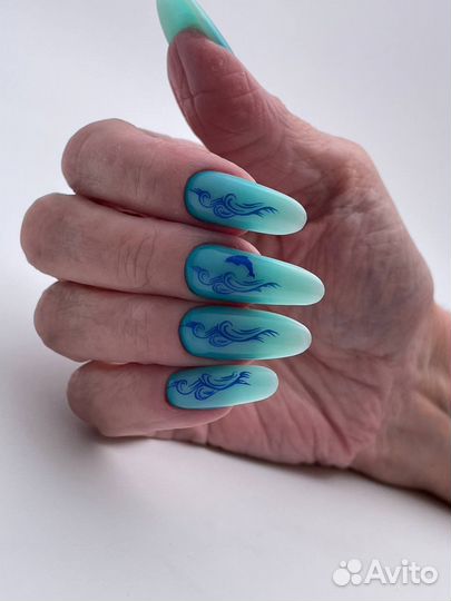 Маникюр с покрытием и дизайном
