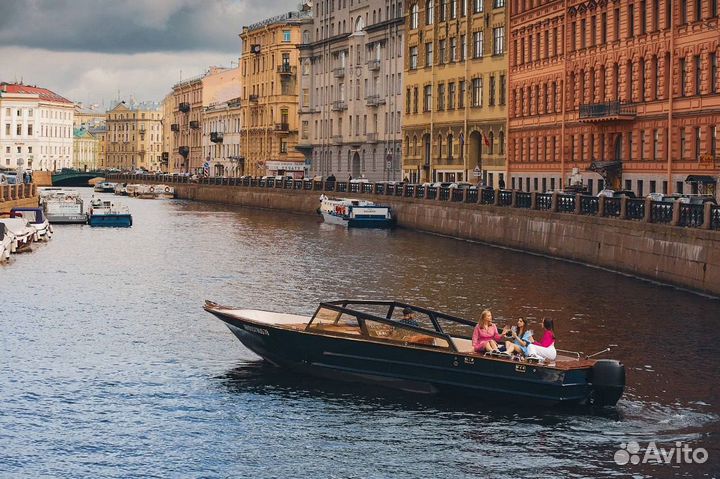 Аренда яхт и катеров с личным капитаном