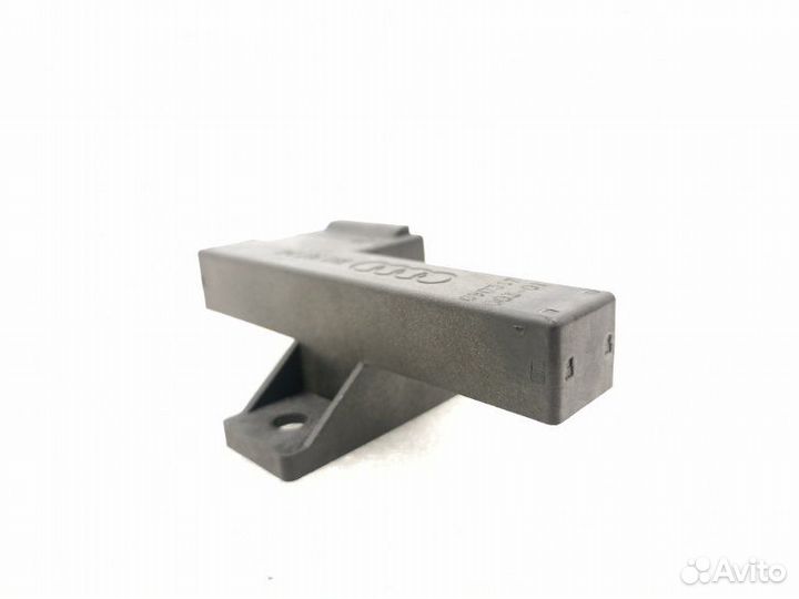 Антенна иммобилайзера задняя левая Audi Q5 8R 2009