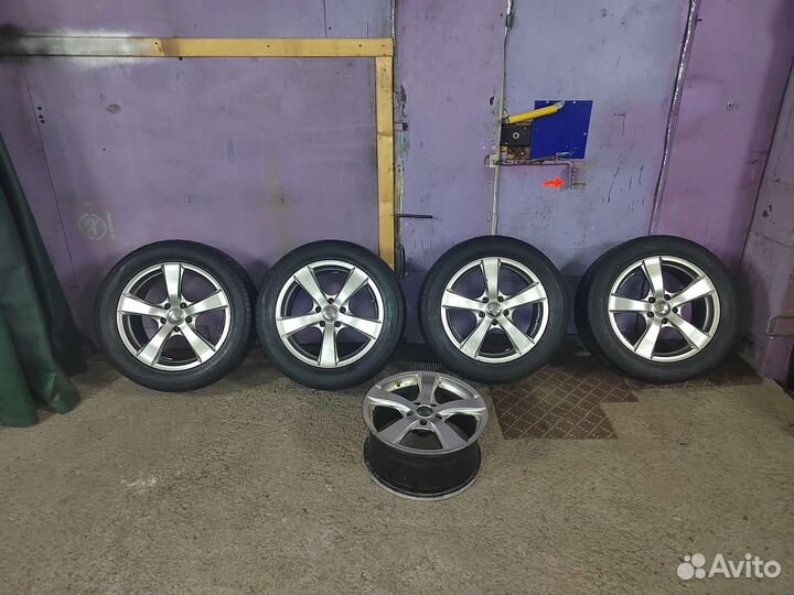 Колёса с летней резиной Yokohama R17 255/50 ET 35