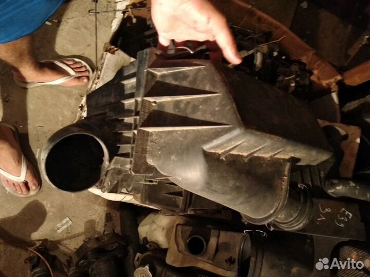 Корпус воздушного фильтра Мерседес w210