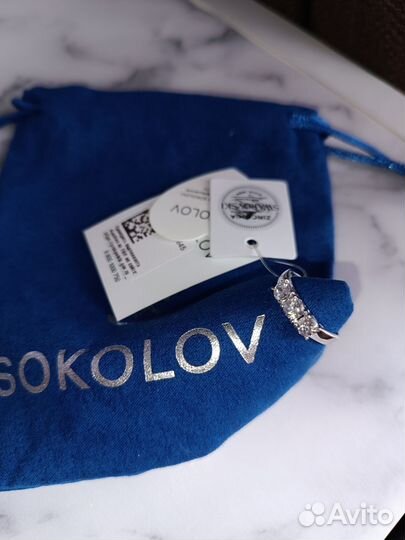 Золотое кольцо 585 новое Swarovski