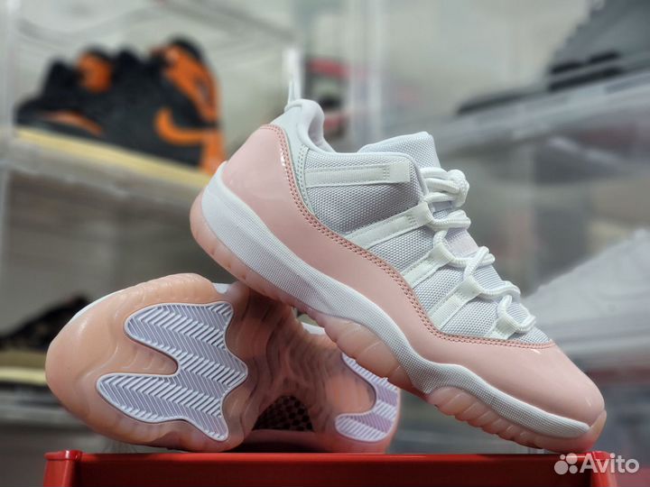 Кроссовки Air Jordan 11 Low wmns Legend Pink