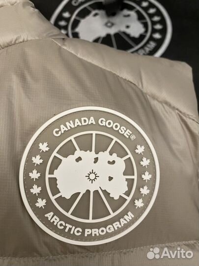 Canada goose жилетка новая