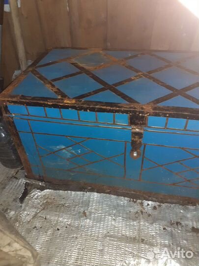 Сундук деревянный старинный