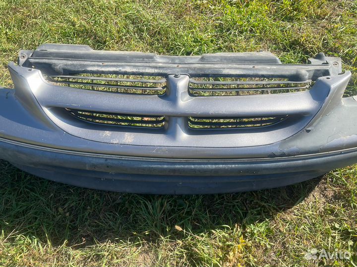 Бампер передний Dodge Caravan 1999